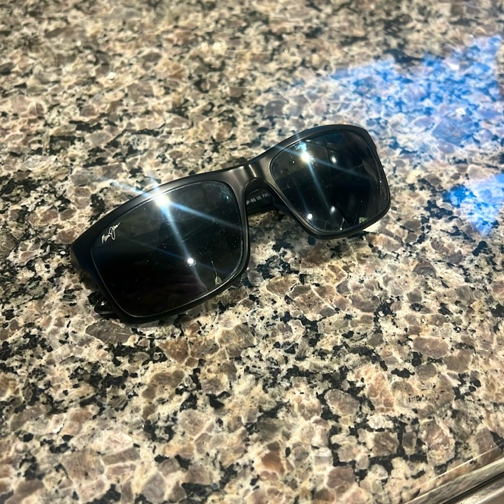 Maui Jim Pokowai Arch 439 2m polarized sunglasses.